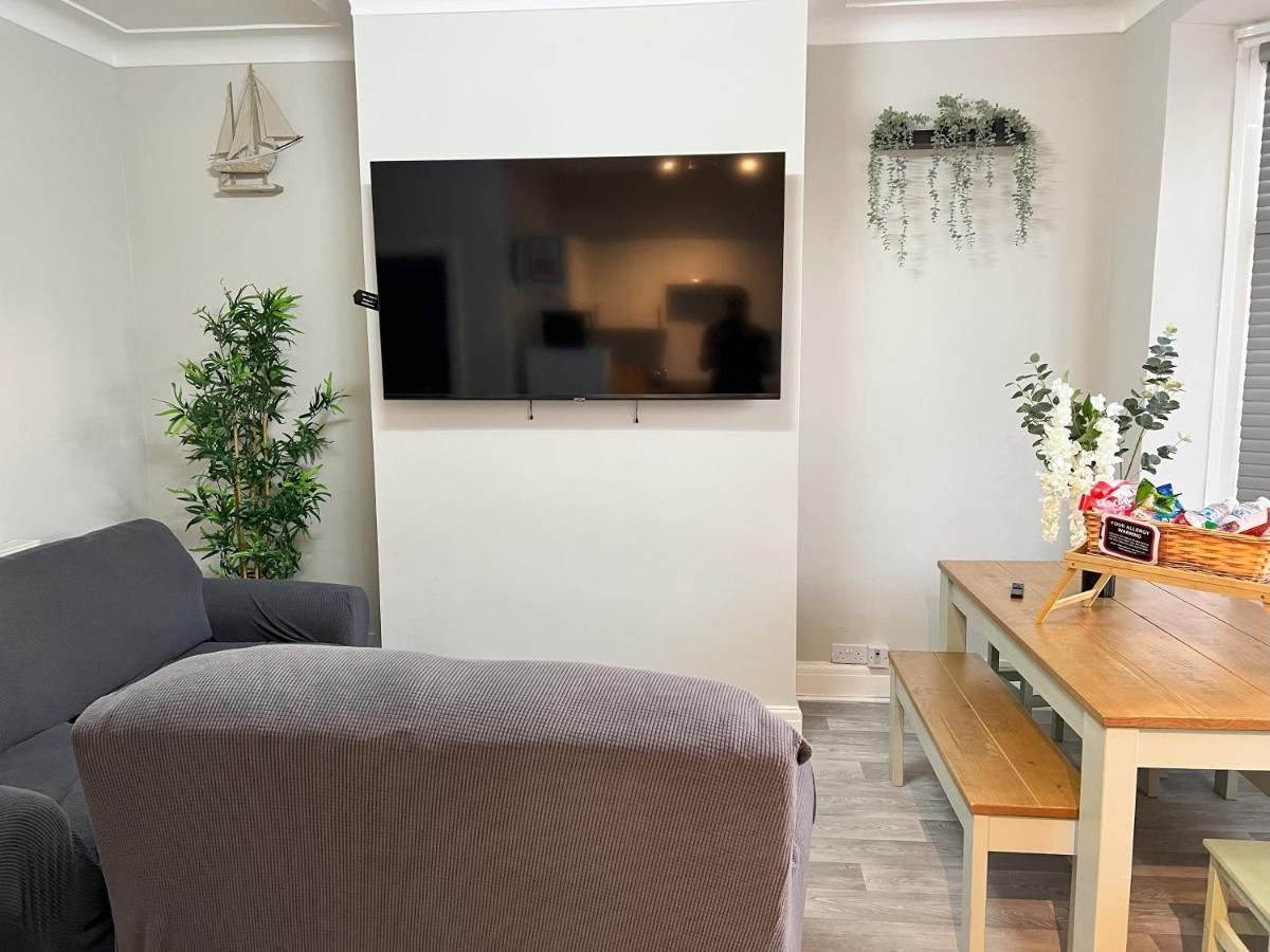 Kim Family Holiday Get-Away 4 Bedrooms 2 Baths بلاكبول المظهر الخارجي الصورة